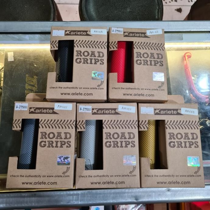 handgrip grip ariete aries italy aerox nmax xmax pcx forza vario 