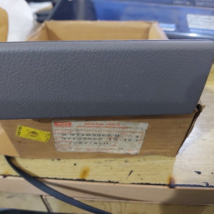 Interior Tempat Asbak Mobil Isuzu Panther Kotak/Capsul Original