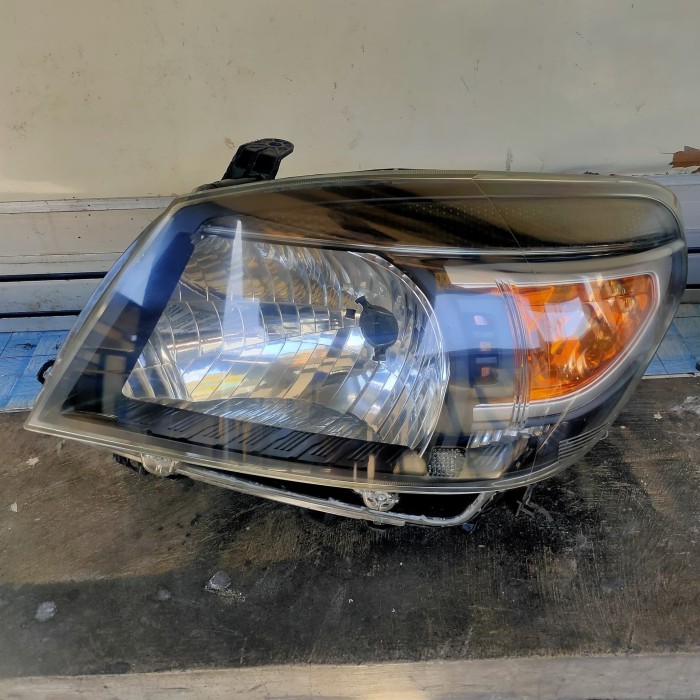 [EZR] headlamp Ford range Everest 2009 2010 2011