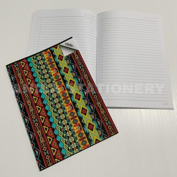 

BUKU TULIS BOXY VOS B5 TRIBAL ISI 10