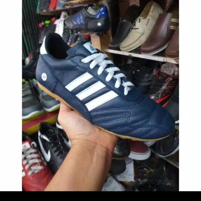 SEPATU FUTSAL KULIT ASLI