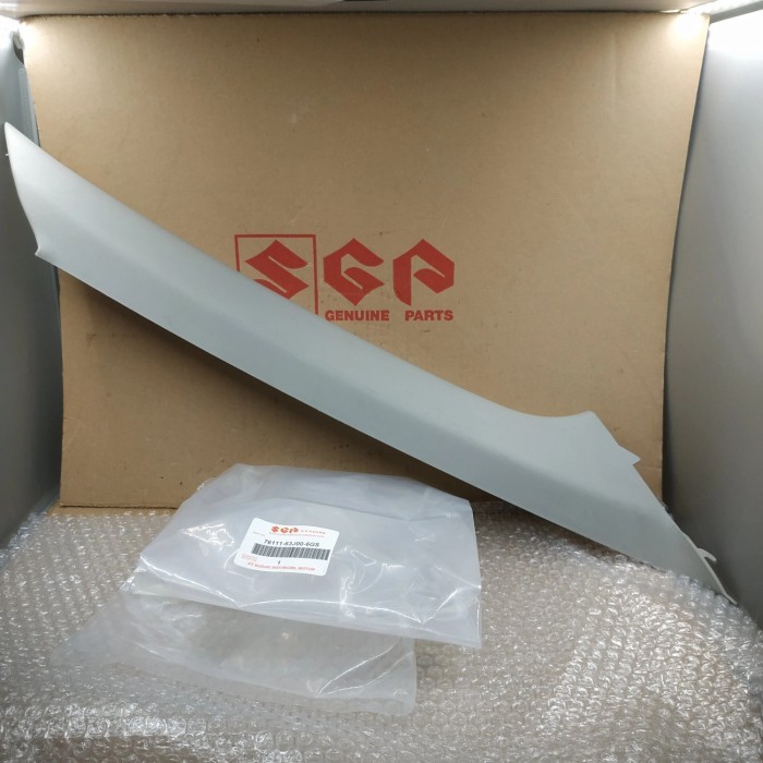 76111-63J00-6GS Trim Tiang Kaca Depan Kanan Suzuki Swift