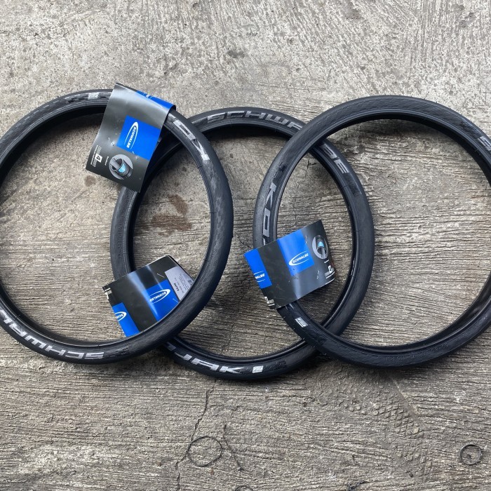 Ban luar 349 16 schwalbe kojak hitam