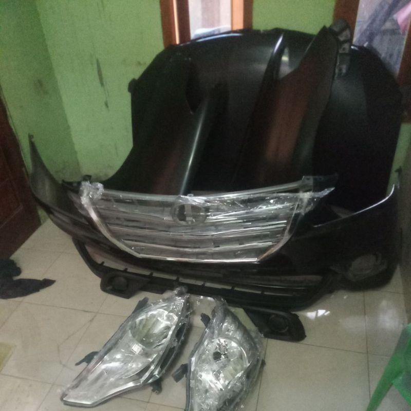 Toyota Grand Innova 2015 (Paket Upgrade) Depan