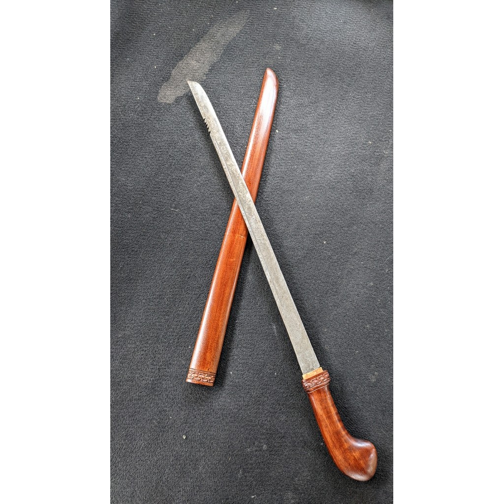 Pedang Sabet Tua Panjang Bergerigi Bersih Karat Nyandhang Kolektor Item