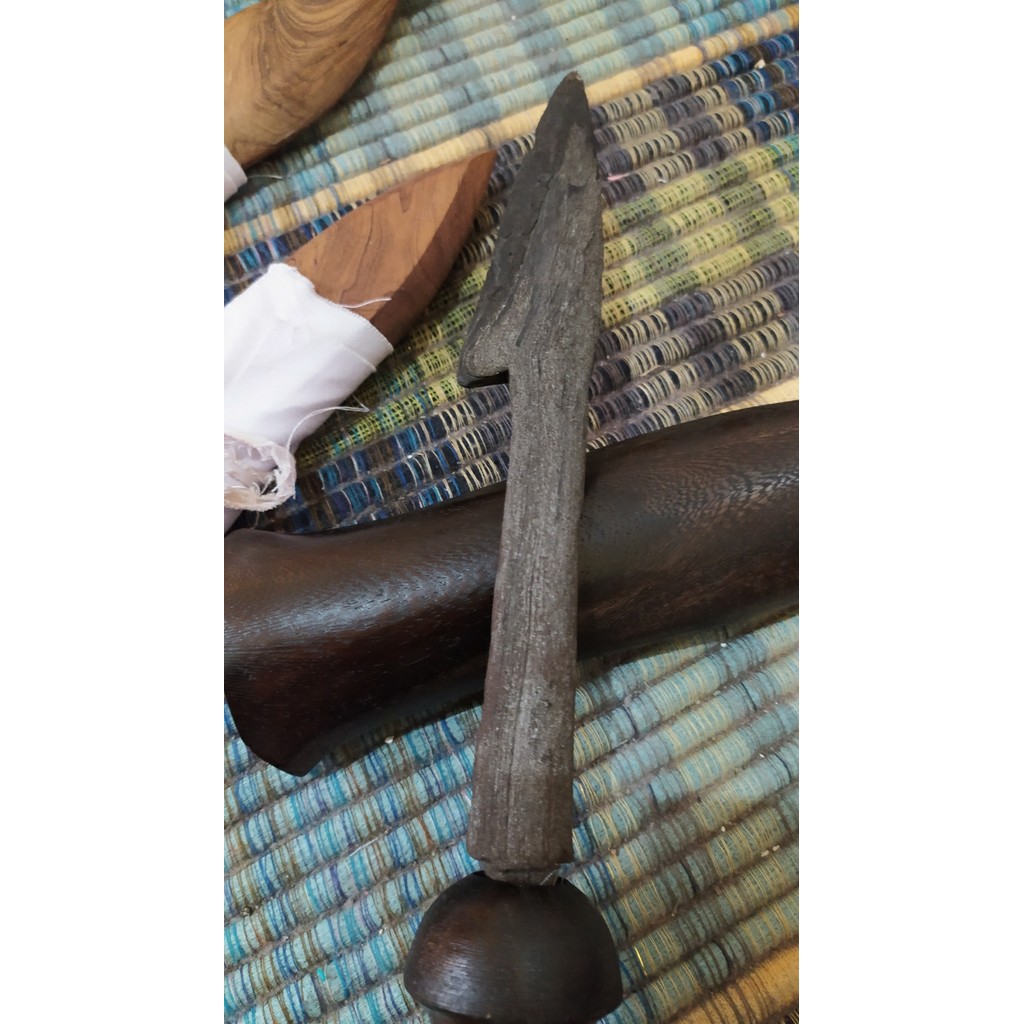 Dekorasi Pusaka Sepuh TUS Nenggolo Tindhih Pamor Banyu Mili Ilining Warih Tangguh Singhasari