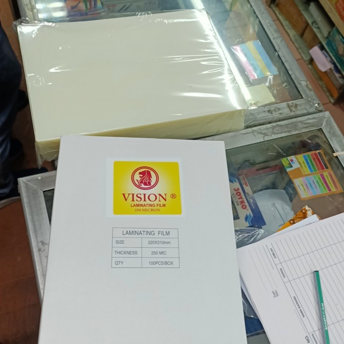 

Plastik Laminating VISION TEBAL 250 micron Varian A4 atau F4 / Dus