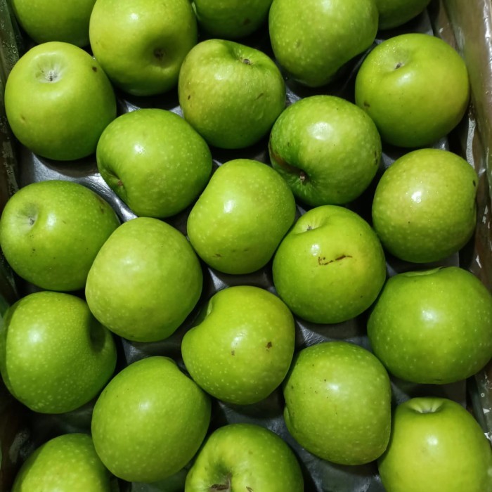 

BUAH APEL IJO IMFORT /GRANNY SMITH AFRIKA FRESH PER 1 DUS -+18 kg