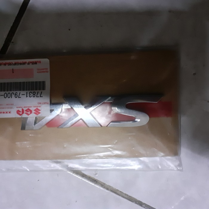 emblem bagasi sx4