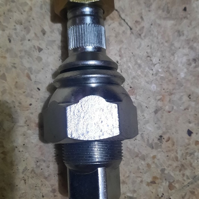 baut roda belakang kiri colt diesel canter PS125