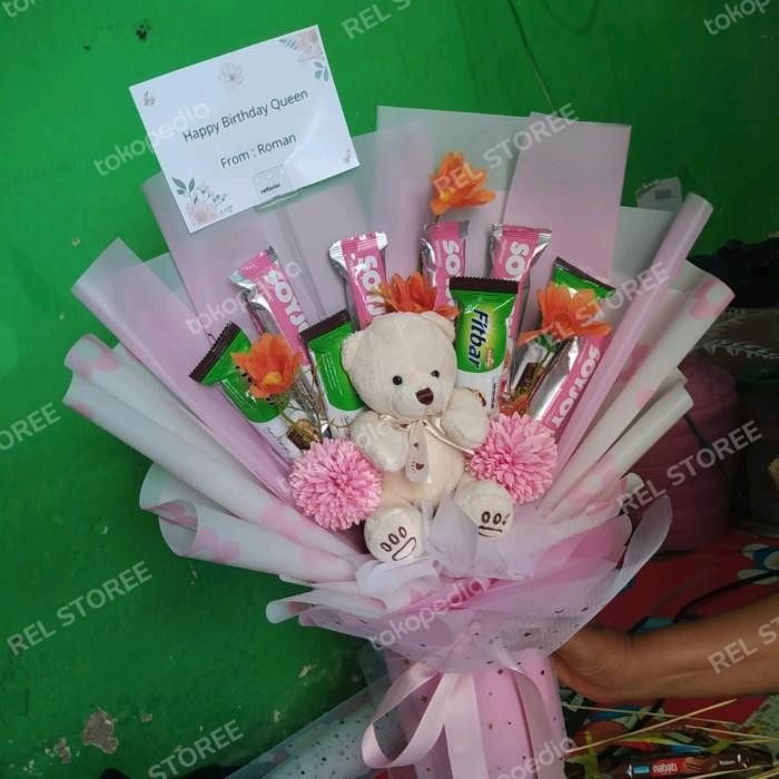 

Bucket Snack Wisuda / Bouquet Boneka Wisuda Terbaru 100 % Original