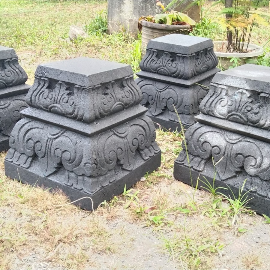 UMPAK BATU RUMAH JOGLO JAWA