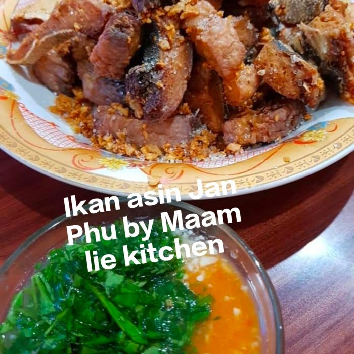 

IKAN ASIN JAN PHU GORENG KALIMANTAN
