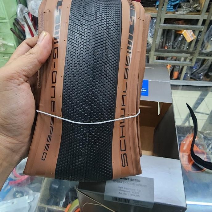 Tire G one 27.5 x 2.00 merk schwalbe G One speed RaceGuard Tubeless Easy tan wall 650bx50 TLE