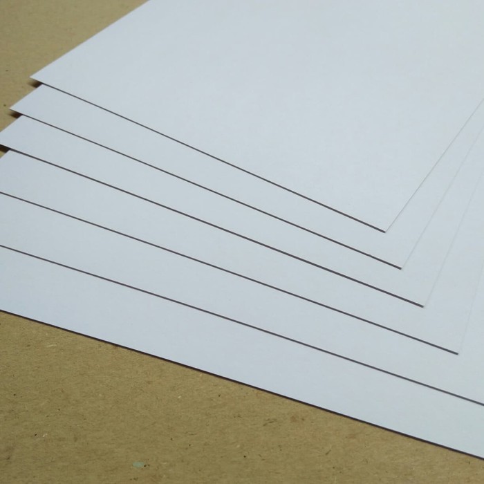 

1 Rim Kertas Blouse White / BW 250 Gsm Plano 79 cm x 109 cm
