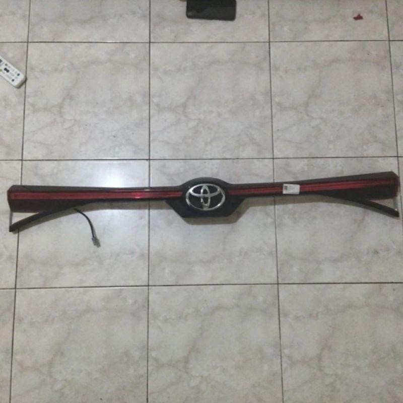 Reflektor Trunklid Bagasi Avanza Veloz 2022