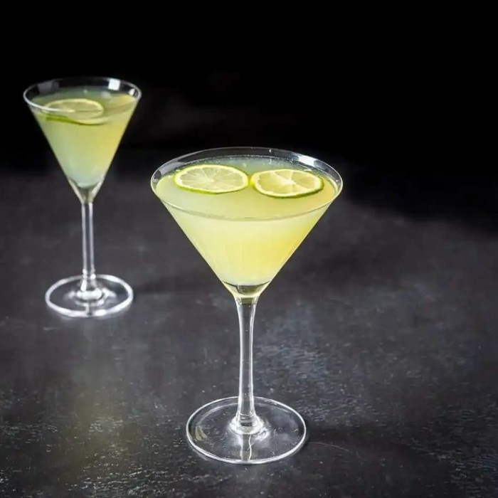 HOT SALE Glass Cocktail Martini 210 ml Gelas Kaca Wine
