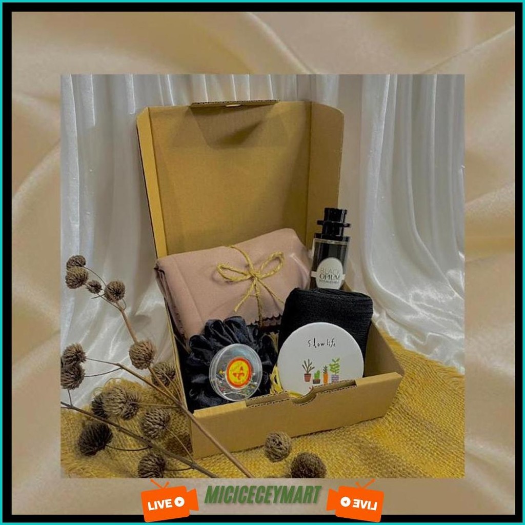 

Hampers / Gift Box / Box Hampers / Hampers Hijab / Kotak Kado / Hamper Cewek / Hampers Cowok / Hampers Wisuda / Hamper Ulang Tahun / Bisa Cod Gratis Ongkir