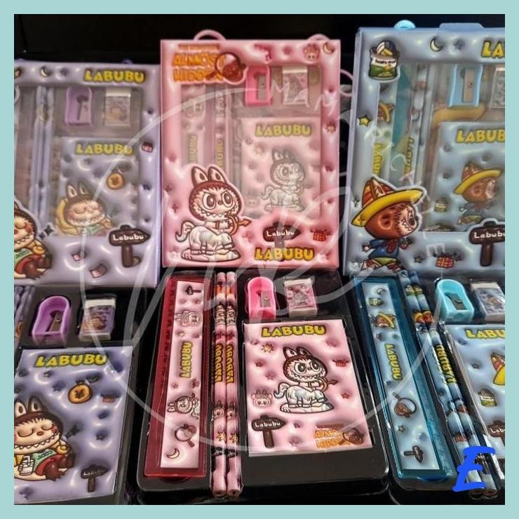 

| STV | PAKET ALAT TULIS ANAK SEKOLAH KARAKTER LABUBU TERBARU TK / PAUD /SD /TYCOCO/ ZIMOMO/ PATO/ SPOOKY/ PENSIL/ OROTAN/ RAUTAN/ PENGHAPUS/ NOTES/ PENGGARIS/ BUKU NOTES NOTEPAD/ 5IN 1