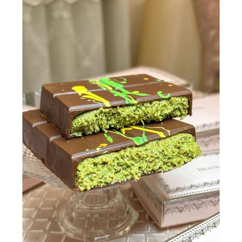 

chocolate dubai pistachio kunafa heavenly taste 100gr