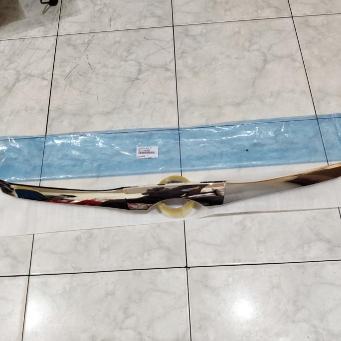 LIS LIST MOULDING CHROME KAP MESIN TOYOTA GRAND INNOVA 2012 2013 2014 2015 ORI TERMURAH