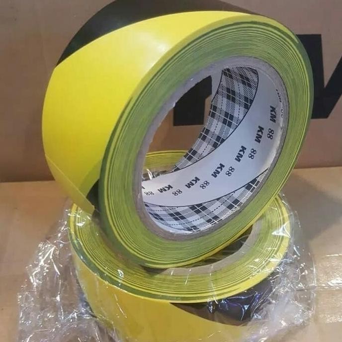 

LAKBAN LANTAI KM 88 FLOOR MARKING TAPE GARIS POLIS LINE 2" X 33 METER ASLI