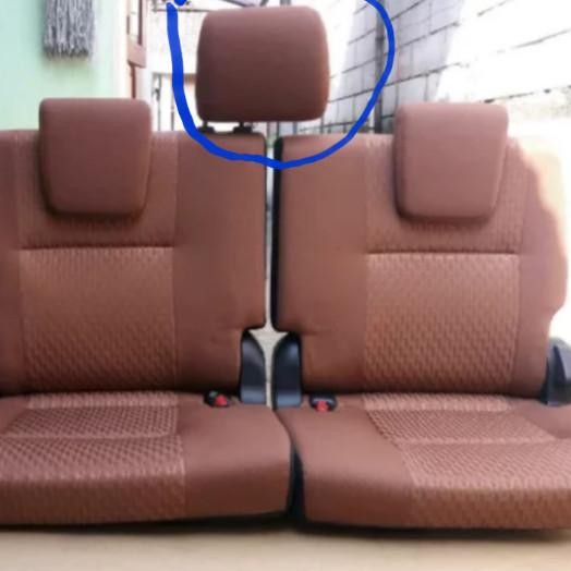 Headrest Jok Innova G Reborn Bagian Tengah Jok Belakang