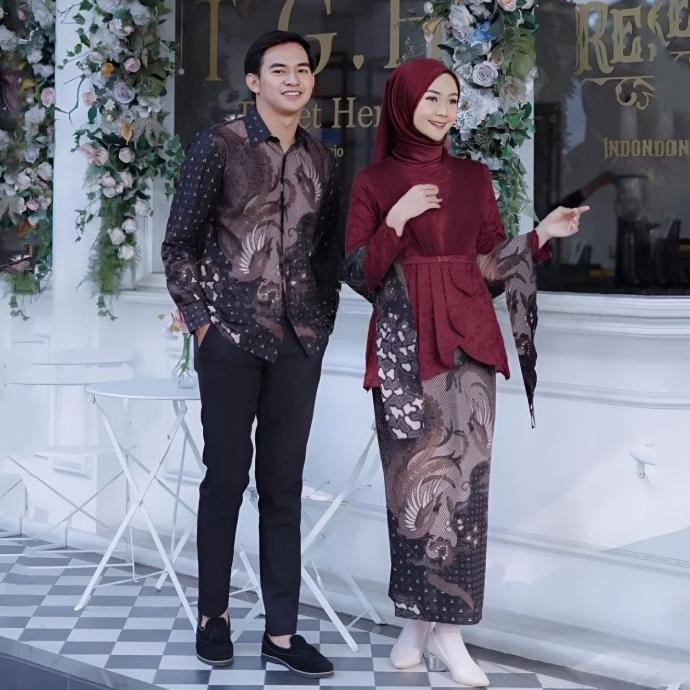 || Best seller  ~`~ Baju Sarimbit Batik Couple Setelan Kebaya Terbaru Baju Tunangan Pesta ||~~~