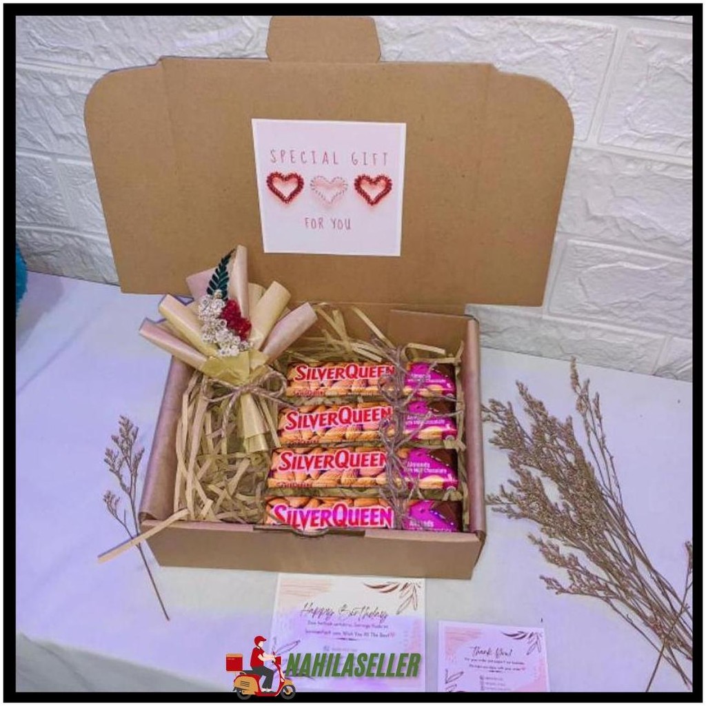 

Hampers Gift Box Coklat Silverqueen Kado Ulang Tahun / Anniversary / Valentine/ Wisuda / Lebaran Terlaris