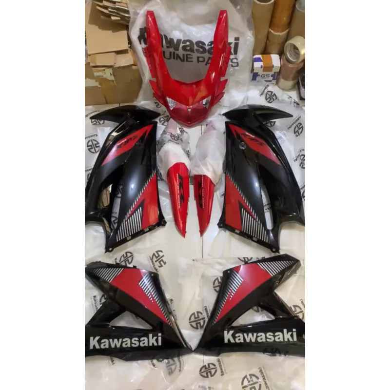 Sepaket sayap fairing Ninja rr new 2014 merah hitam sesuai iklan