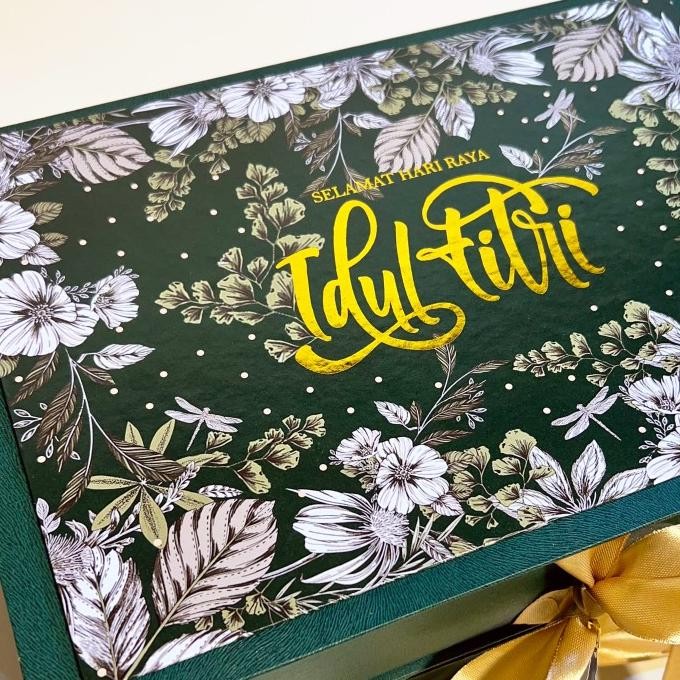 

Terlaris Hampers Lebaran Kue Kering Hard Box Flower Edition / Parcel Idul Fitri Ready Stok