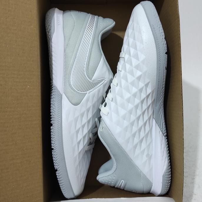 Sepatu Futsal Nike Tiempo Legend8 Pro White BNJ