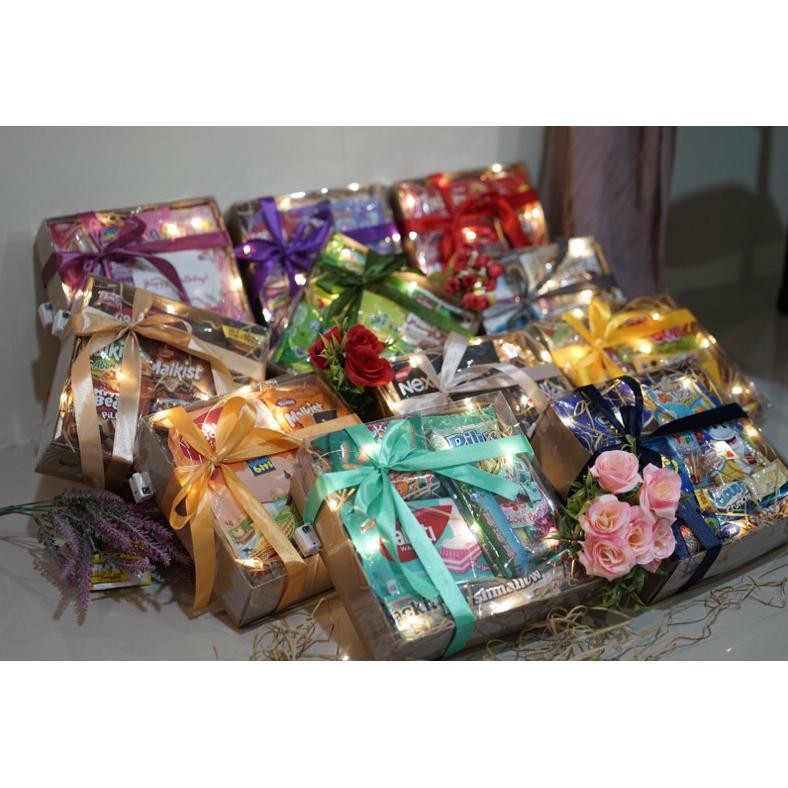 

SPECIAL Snack Gift Box/ Hampers Snack/ Snack Gift/ Hamper Snack/ Kado Wisuda/ Kado Kelulusan/ Hadiah Lulus/ Hadiah Lomba 17 Agustus/ Hadiah Kelulusan / Kado Sempro / Kado Sidang / Hadiah Wisuda / Kado Lebaran/ Hampers Lebaran/ Kado Ulang Tahun Murah Lampu