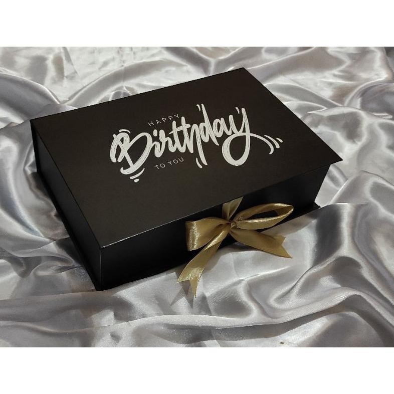 

ORIGINAL Hardbox Box Kado Ulang Tahun / Box Birthday P:26cm L:17cm T:7cm ah-70