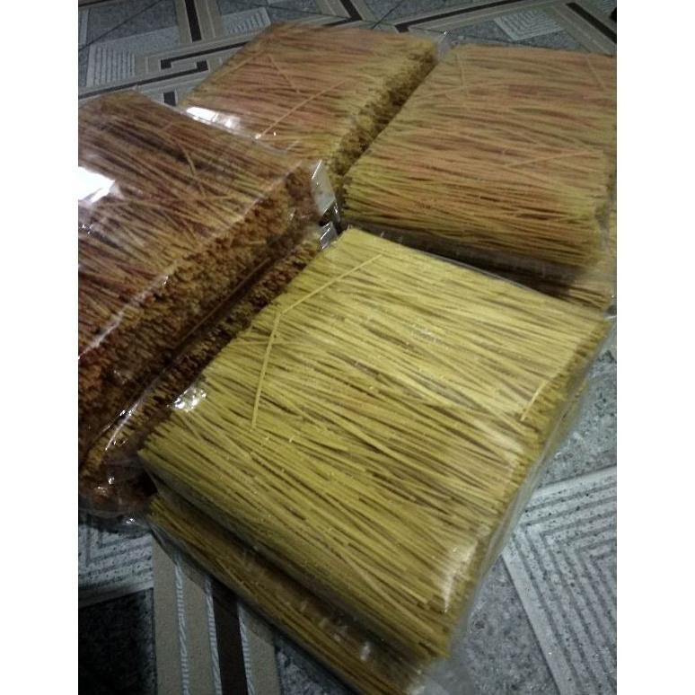 

Ori Mie Lidi/Mie Biting Kiloan Siap Makan / Snack Camilan Kiloan (Isi 1 Kg) Grosir