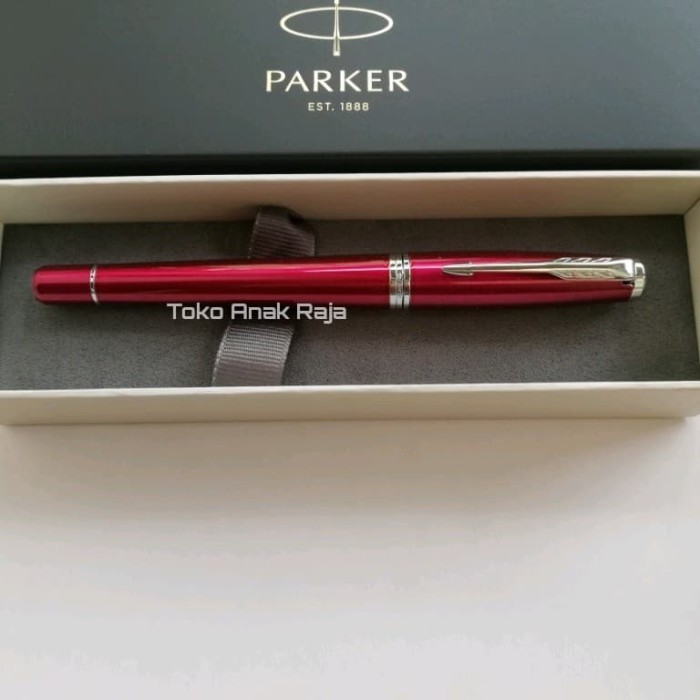 

Pen Parker Urban Lux Reddish Purple CT RollerBall