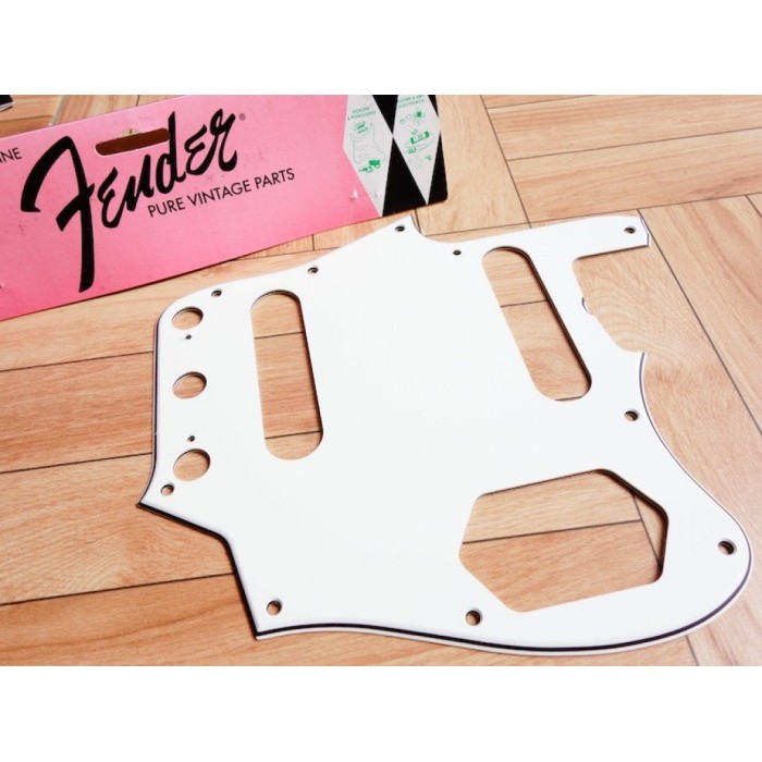 Fender Jaguar '65 Pickguard Eggshell