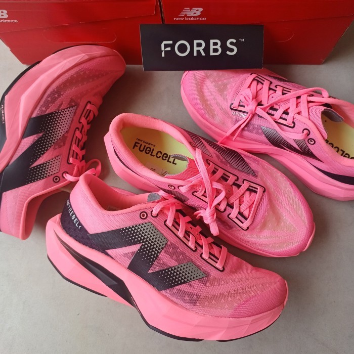 NEW BALANCE FUELCELL REBEL V4 ULTRA PINK BLACK
