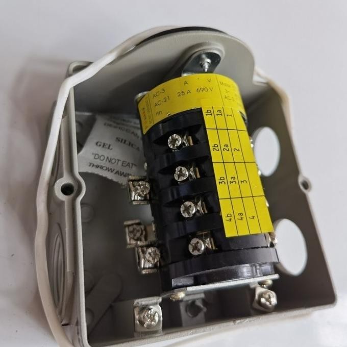 Promo Fuhrer Handle Genset Switch Gz 16,25,35,40,63,100 Ampere 3/4 Pole