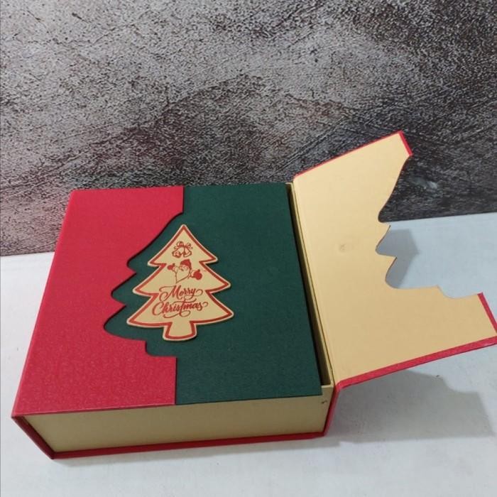 

Hampers Box Natal Magnet Tengah / Box Merry Christmas 22X22X8 Cod Dan Best Seller