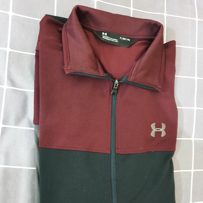 JAKET UNDER ARMOUR ORIGINAL