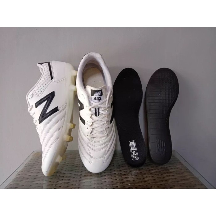 SEPATU BOLA - SEPATU BOLA NB 442 WHITE - ORIGINAL