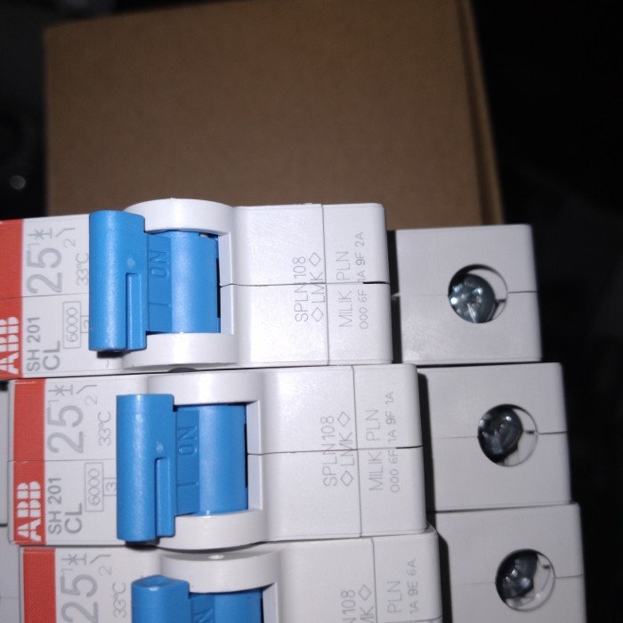 mcb ABB 25A