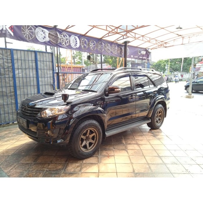 paket velg dan ban mobil pajero ring 17 HSR TOKYO plush ban AT