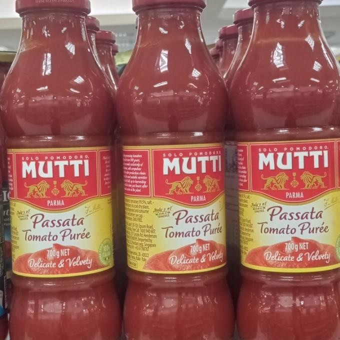 

Ready stock] Mutti passata tomato puree 700gr