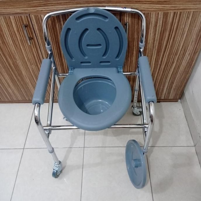 Kursi Bab Lansia Lipat Roda / Kursi Puk Commode Chair Pispot Roda