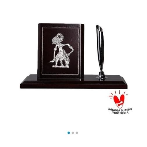 

Pen holder wayang