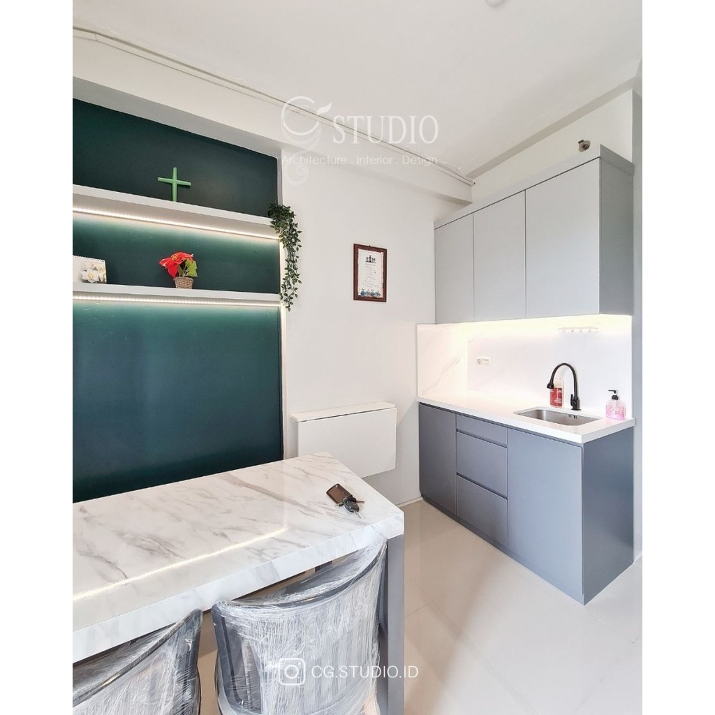 Kitchen set at Apartemen Green Pramuka by CG Studio