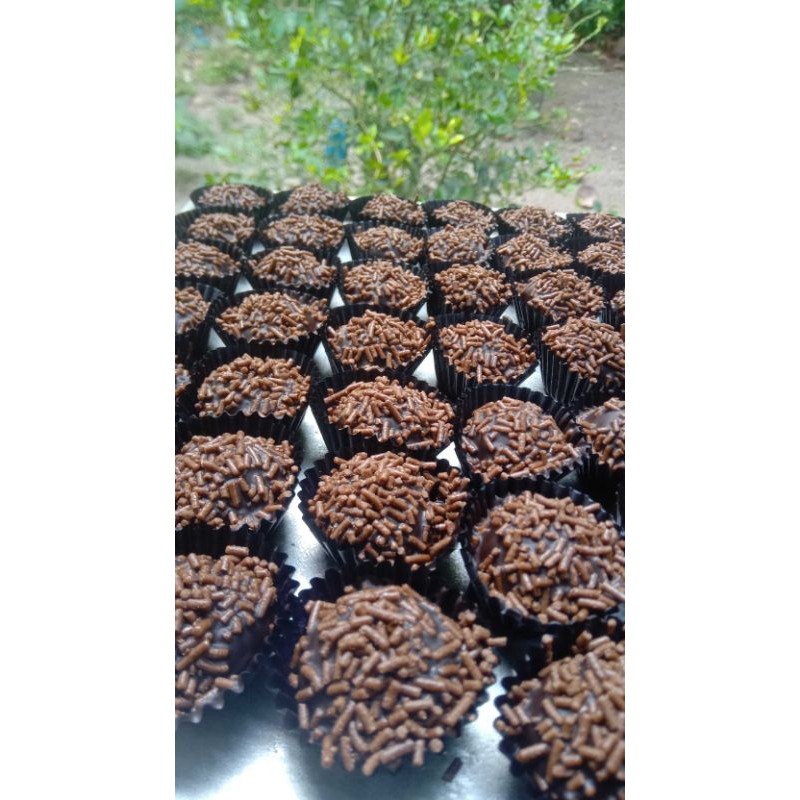 

bola-bola coklat/bola-bola rambutan