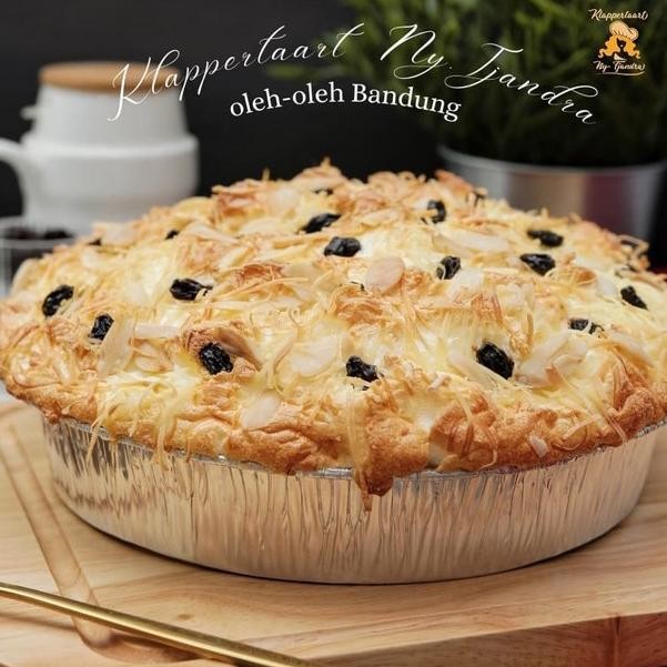 

Jakarta 16 Nov 2024 - Klappertaart Ny Tjandra Klapertart Ny. Khas Bandung Custard Kenari Kismis Oleh Oleh Hampers Hamper Natal Lebaran Idul Fitri Ramadan Christmas Gi Paket Package Festive Season Cny Imlek New Year Tradisional Eid Mubarak Kuliner